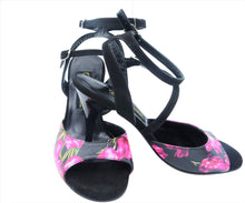 Chicago dance shoes has leather sole for your comfortable dance event.