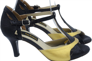 Black and gold tango shoes.Dance shoes has leather sole.Argentine tango shoes has 2 inches short heel.